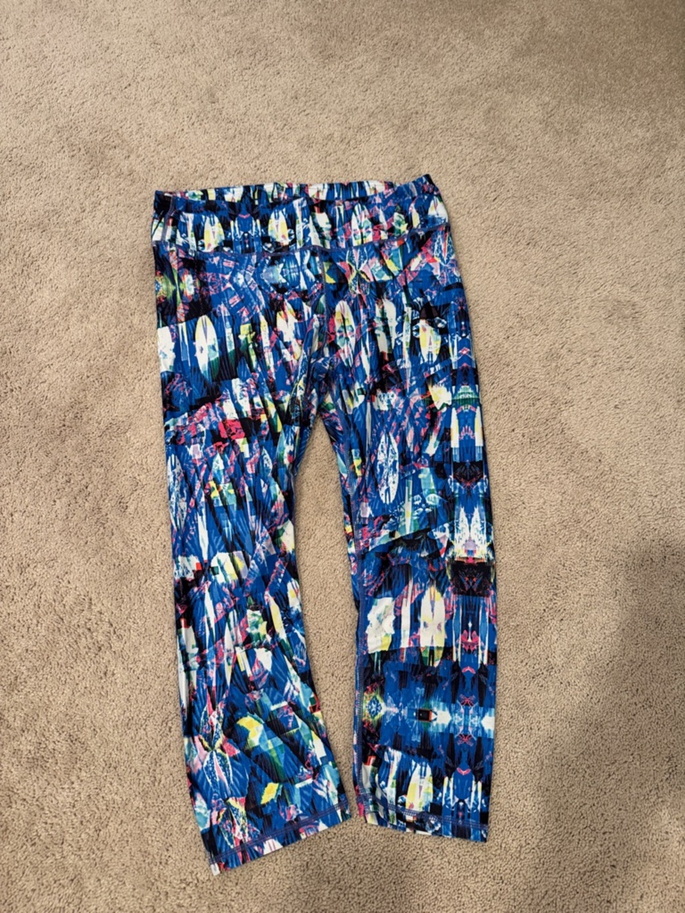 Women’s Blue Patterned Active Capri Leggings